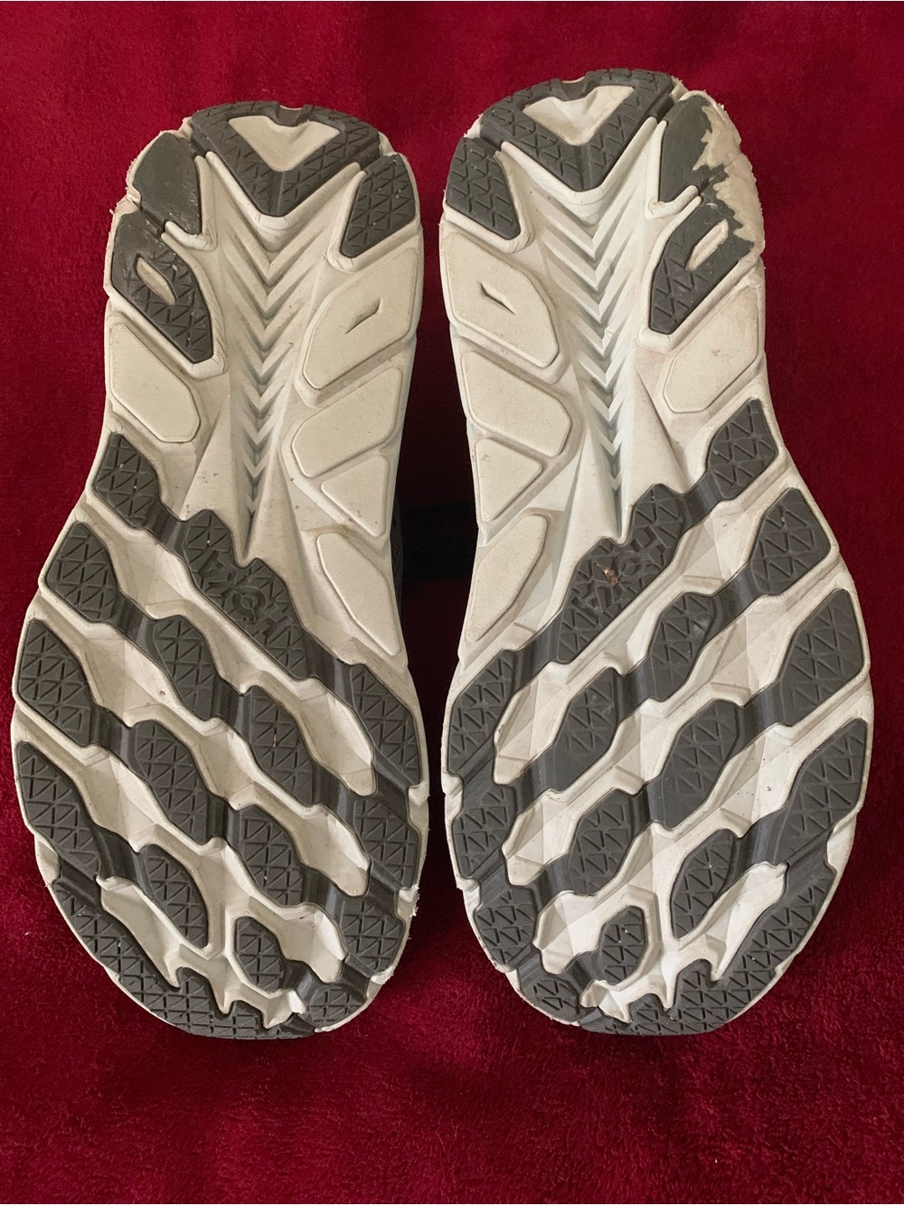 Hoka one one Clifton8 Men's Gray Running Shoes with red gold, size 12 D - Picture 13 of 16